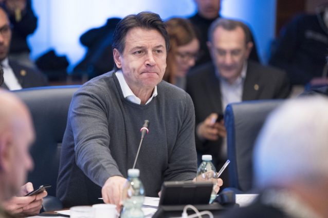 Coronavirus, il premier Conte: “Altre partite rinviate? Valuteremo nuovi stop”