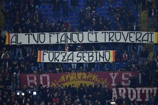 Roma-Gent, lo striscione dei tifosi per Sebino Nela: “Sempre al tuo fianco ci troverai”